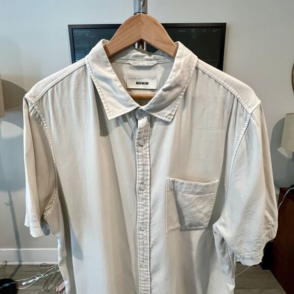 Buck Mason - SS Draped One Pocket Twill Shirt - Cement - Picture 4 of 6